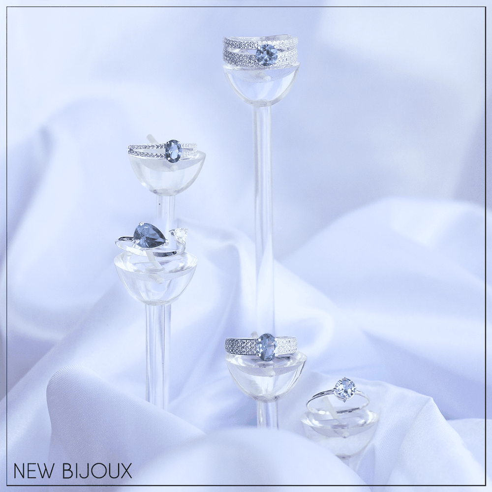 Imagem do produto Anel Paradise Cravejado de Zirconias Com Cristal Azul Prata 925 Folheado a Ródio